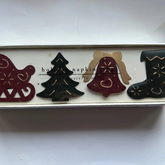 Christmas Napkin Rings Pier 1 Green and Red Metal Set of 4. Hand painted - Picture 6 of 6